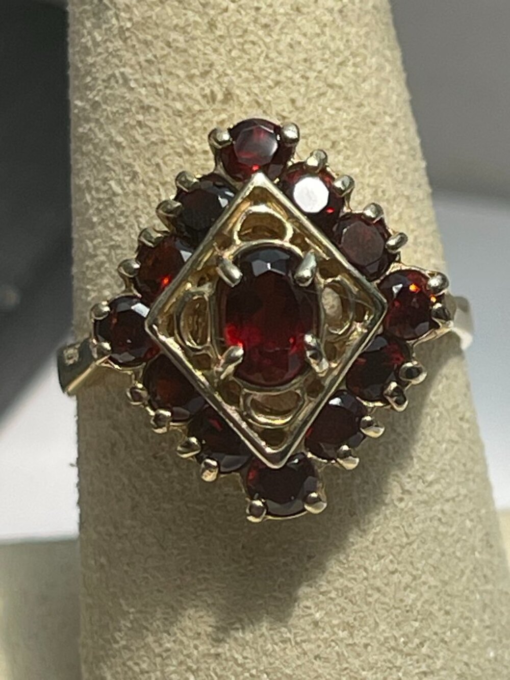 Vtg 14k Yellow Gld Ring Bohemian Garnets Oval Round Stones Sz 9 Italian Inspired